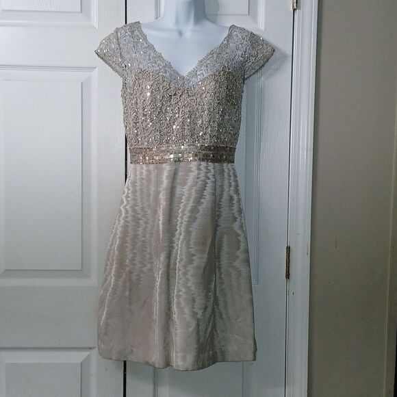 Kay Unger New York crochet sequin overlay mini classy dress Sz 6 - Picture 1 of 9